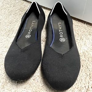 Black Rothy Flats.